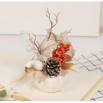 Осенний букетик с искусственными кленовыми листьями, шишкой, рябиной 13 см