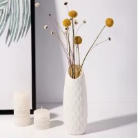 Скандинавська пластикова ваза для квітів 21 х 5,5 см